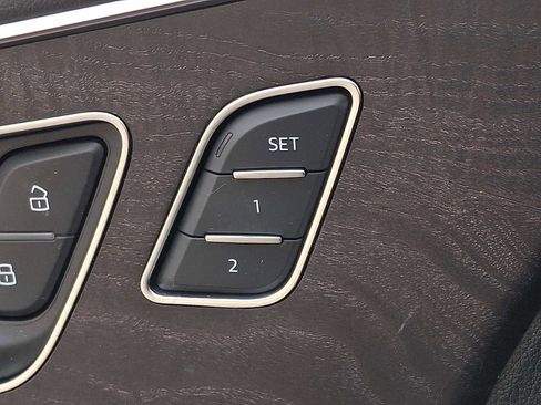 Used 2021 Audi Q8 Premium Plus image 26