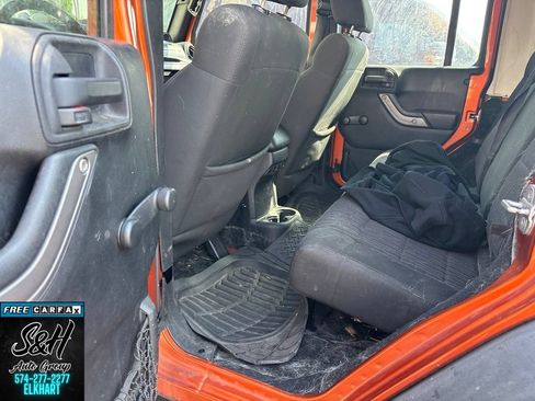 Used 2011 Jeep Wrangler Unlimited Sport w/ Connectivity Group AWD/4WD image 13
