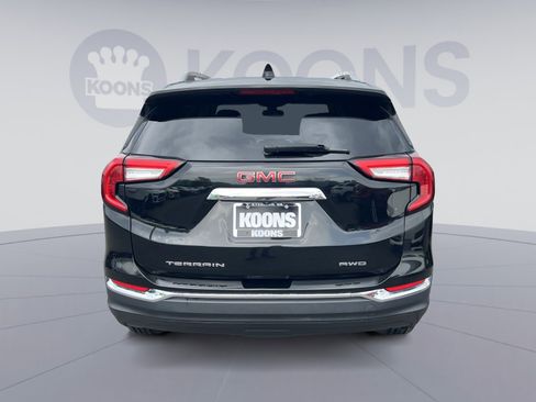 Used 2024 GMC Terrain SLT image 10