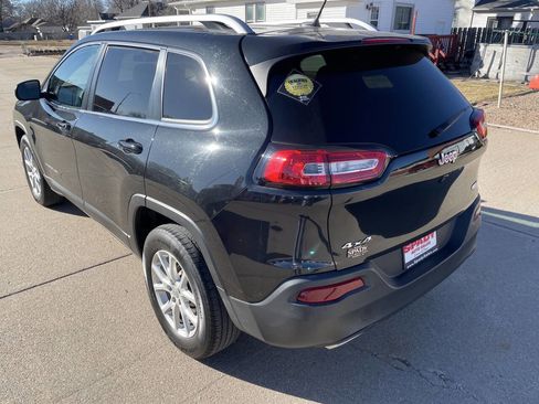 Used 2016 Jeep Cherokee Latitude image 5