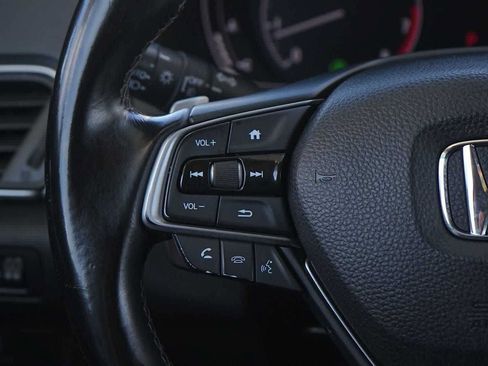 Used 2018 Honda Accord Touring image 17