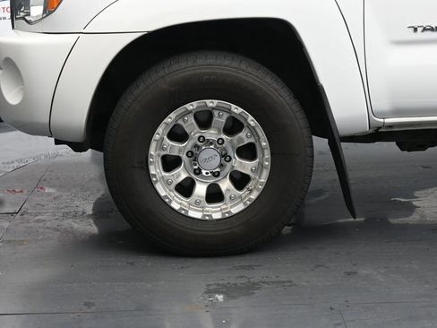 Used 2010 Toyota Tacoma 4x4 Double Cab image 12