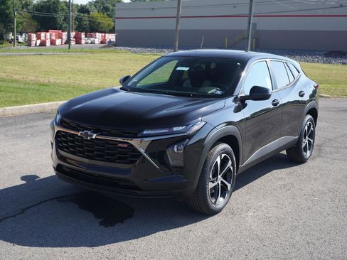 New 2026 Chevrolet Trax RS w/ Sunroof Package image 8