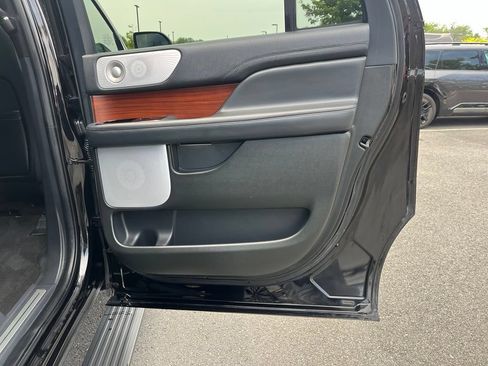Used 2023 Lincoln Navigator L Reserve AWD/4WD image 20