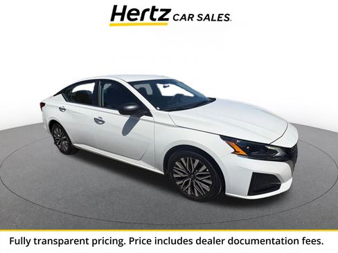 Used 2025 Nissan Altima 2.5 SV FWD image 1