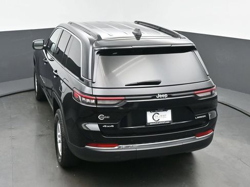 Used 2024 Jeep Grand Cherokee Laredo AWD/4WD image 42