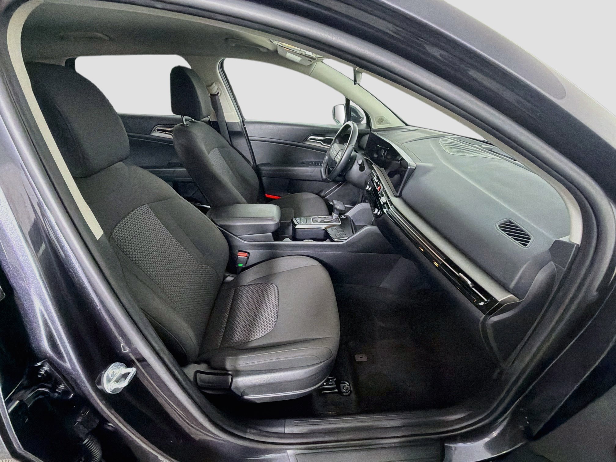 Used 2026 Kia Sportage LX FWD image 31