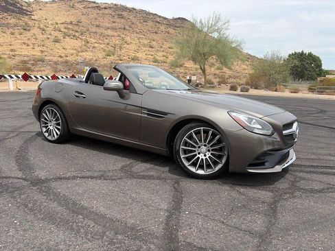 Used 2017 Mercedes-Benz SLC 300 image 22