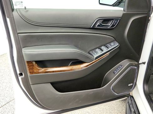 Used 2019 Chevrolet Tahoe LT w/ RST Edition AWD/4WD image 11