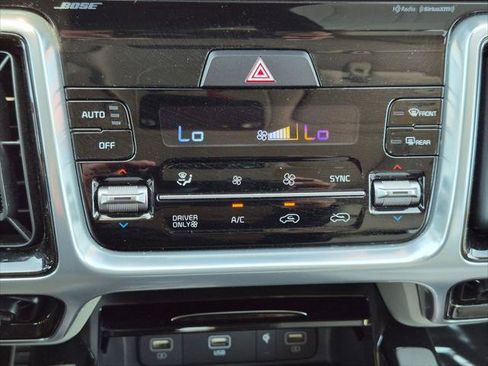 Used 2023 Kia Sorento SX Prestige w/ Panoramic Sunroof Package AWD/4WD image 19
