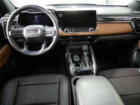 Used 2023 GMC Canyon AT4 w/ AT4 Premium Package image 4