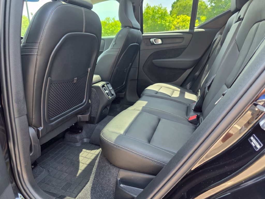 Used 2026 Volvo XC40 B5 Plus AWD/4WD image 25