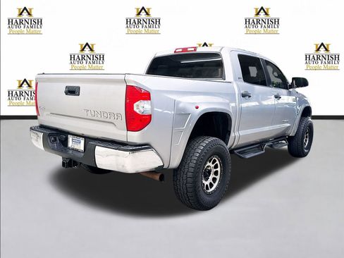 Used 2017 Toyota Tundra SR5 w/ SR5 Upgrade Package AWD/4WD image 6