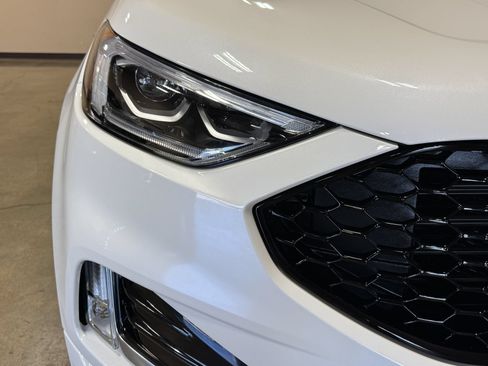 Used 2021 Ford Edge ST w/ Equipment Group 401A AWD/4WD image 19