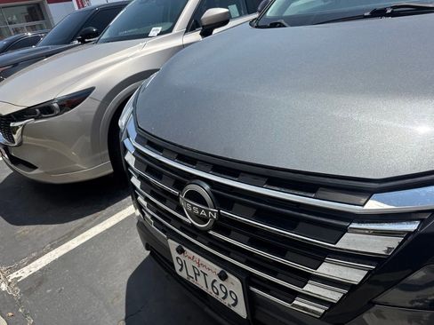 Used 2024 Nissan Rogue S FWD image 1