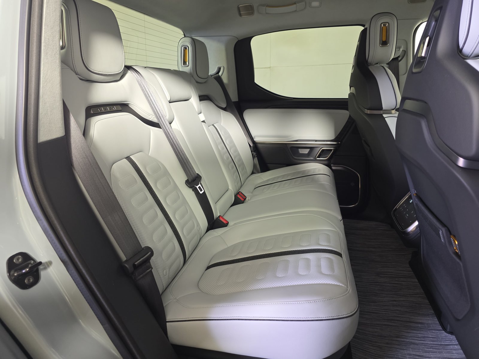 Used 2023 Rivian R1T Launch Edition AWD/4WD image 22