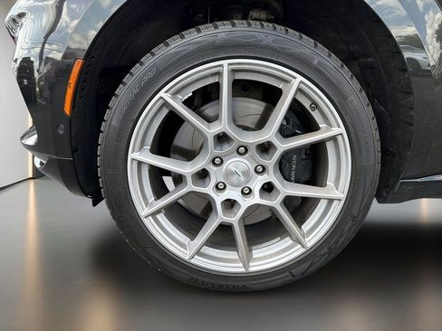 Used 2021 Aston Martin DBX AWD/4WD image 10