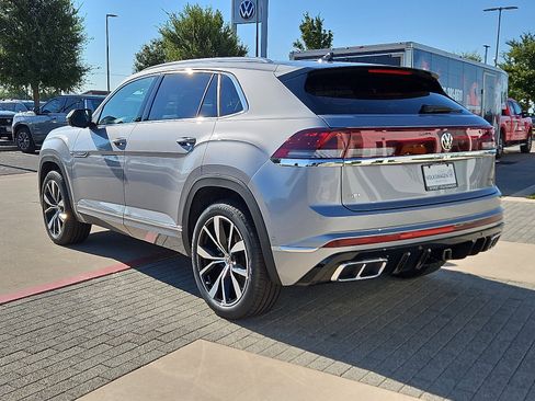 New 2026 Volkswagen Atlas Cross Sport SEL Premium R-Line image 2