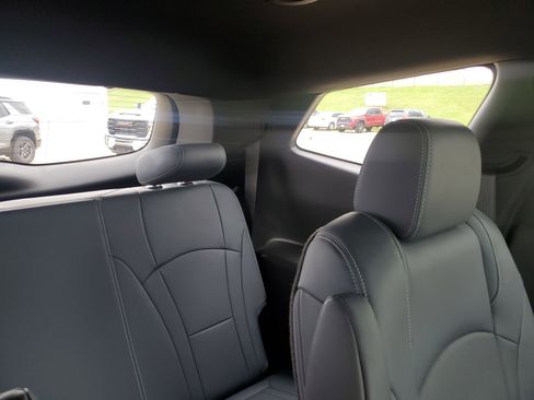 Used 2022 Buick Enclave Essence w/ Sport Touring Edition FWD image 15