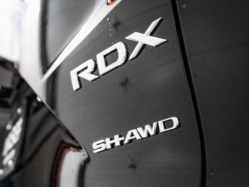 Certified 2025 Acura RDX SH-AWD image 9