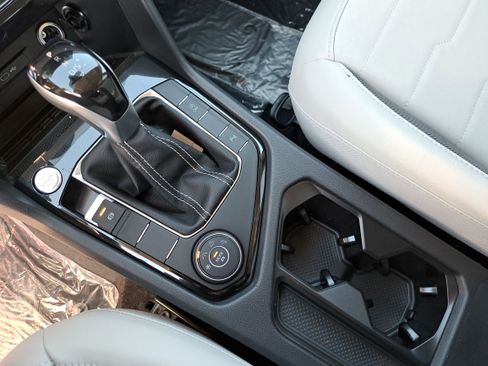 New 2026 Volkswagen Taos SE image 23