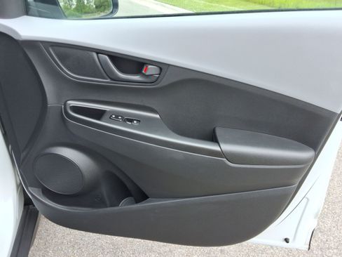 Used 2020 Hyundai Kona SE FWD image 25