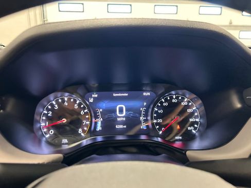 Used 2025 Jeep Compass Limited AWD/4WD image 21