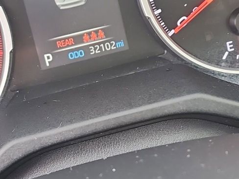 Used 2021 Toyota RAV4 XLE Premium image 23