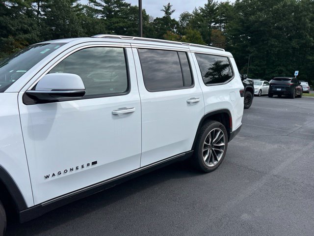 Used 2022 Jeep Wagoneer Series III w/ Premium Group I AWD/4WD image 4
