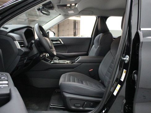 New 2026 Mitsubishi Outlander SE AWD/4WD image 6