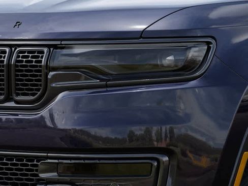 New 2025 Jeep Wagoneer L Series II w/ Premium Group I image 10