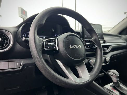 Used 2022 Kia Forte LXS image 38