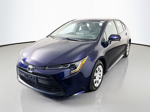 Used 2023 Toyota Corolla LE FWD image 4