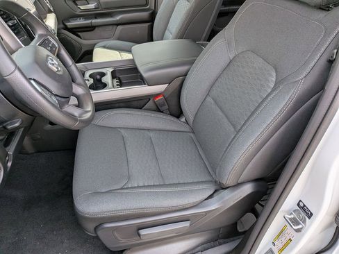 New 2026 RAM 1500 Express AWD/4WD image 17