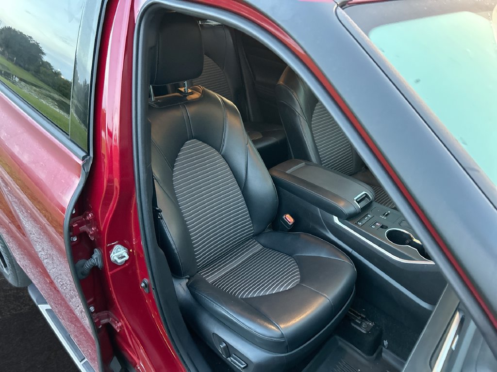 Used 2022 Toyota Highlander XSE FWD image 33