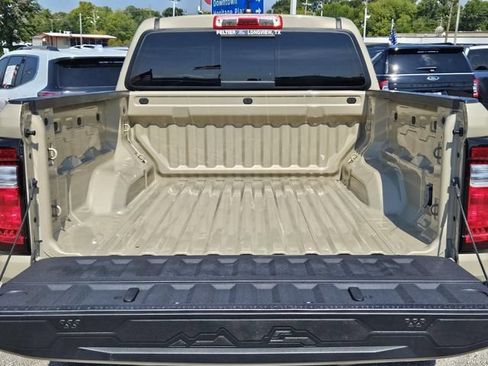Used 2024 GMC Canyon AT4 w/ Technology Package AWD/4WD image 11