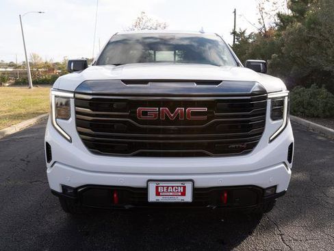Used 2024 GMC Sierra 1500 AT4 w/ Technology Package image 8
