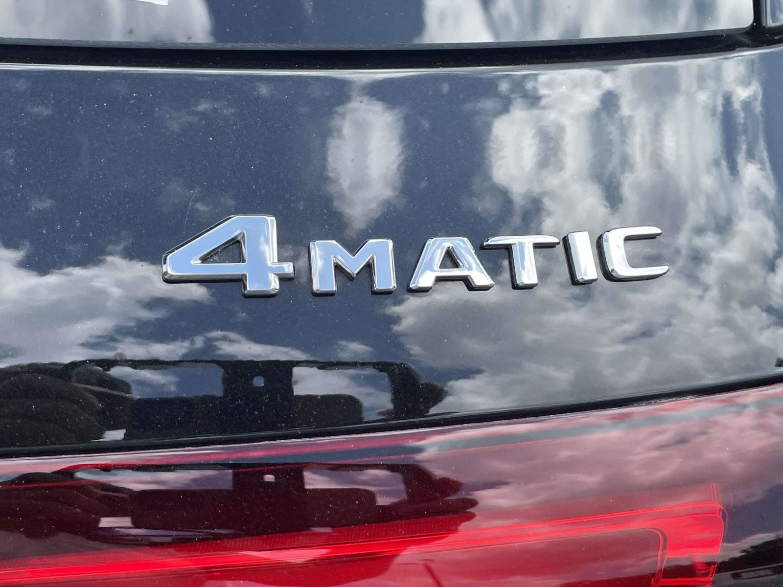 Used 2025 Mercedes-Benz GLE 350 4MATIC image 9