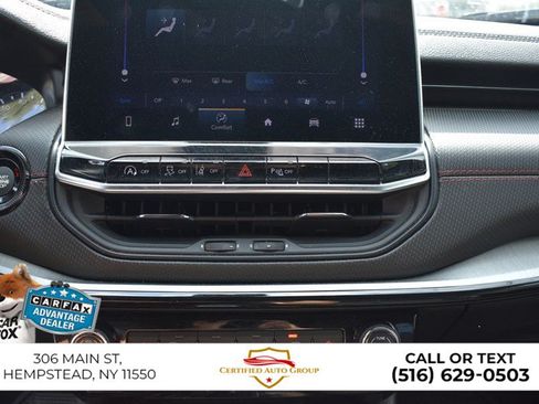 Used 2025 Jeep Compass Trailhawk AWD/4WD image 19