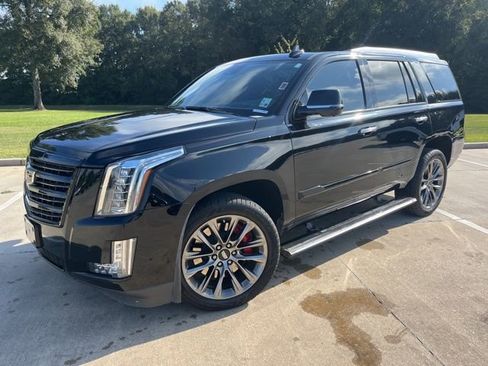 Used 2020 Cadillac Escalade Platinum AWD/4WD image 2
