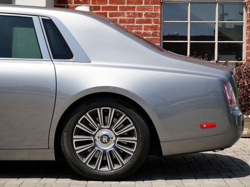 Certified 2023 Rolls-Royce Phantom Sedan RWD image 24