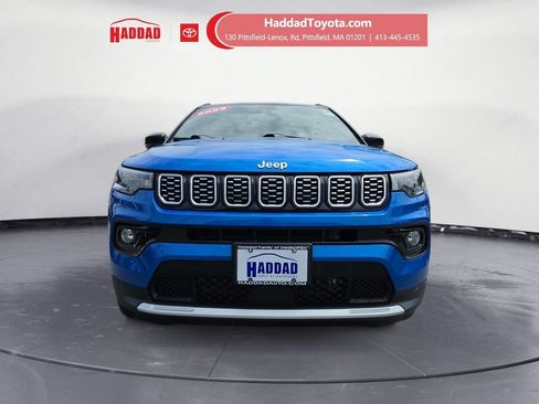 Used 2025 Jeep Compass Limited w/ Sun & Sound Group AWD/4WD image 9