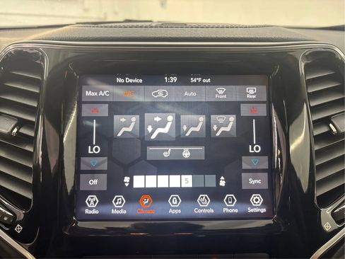 Used 2022 Jeep Cherokee Limited w/ Mopar Interior Package image 39