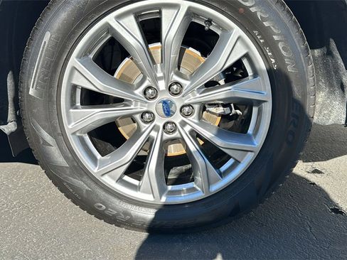 Certified 2022 Ford Explorer XLT w/ Equipment Group 202A image 8