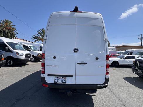Used 2017 Mercedes-Benz Sprinter 2500 image 5