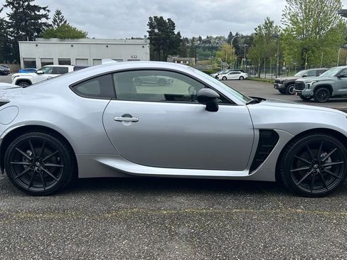 Certified 2025 Toyota GR86 Premium RWD image 4