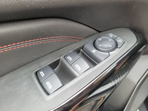 Used 2024 Chevrolet Trax RS w/ Sunroof Package FWD image 29
