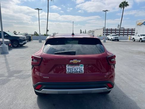 Used 2026 Chevrolet Trax LT FWD image 6