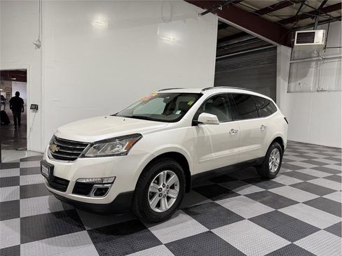 Used 2014 Chevrolet Traverse LT image 8