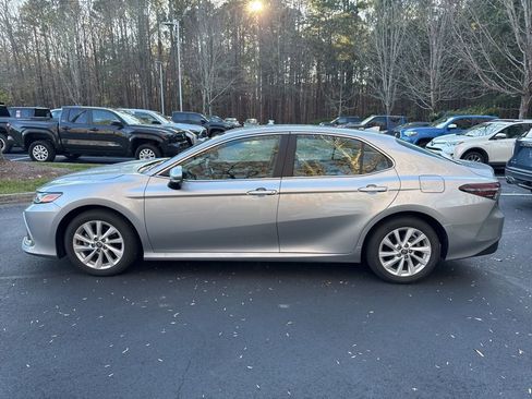 Used 2024 Toyota Camry LE image 13